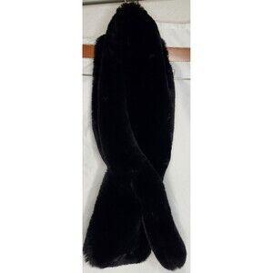 Forever 21 Faux Fur Neck Warmer NWOT Silky Cozy Black Luxe Winter Cowl Scarf